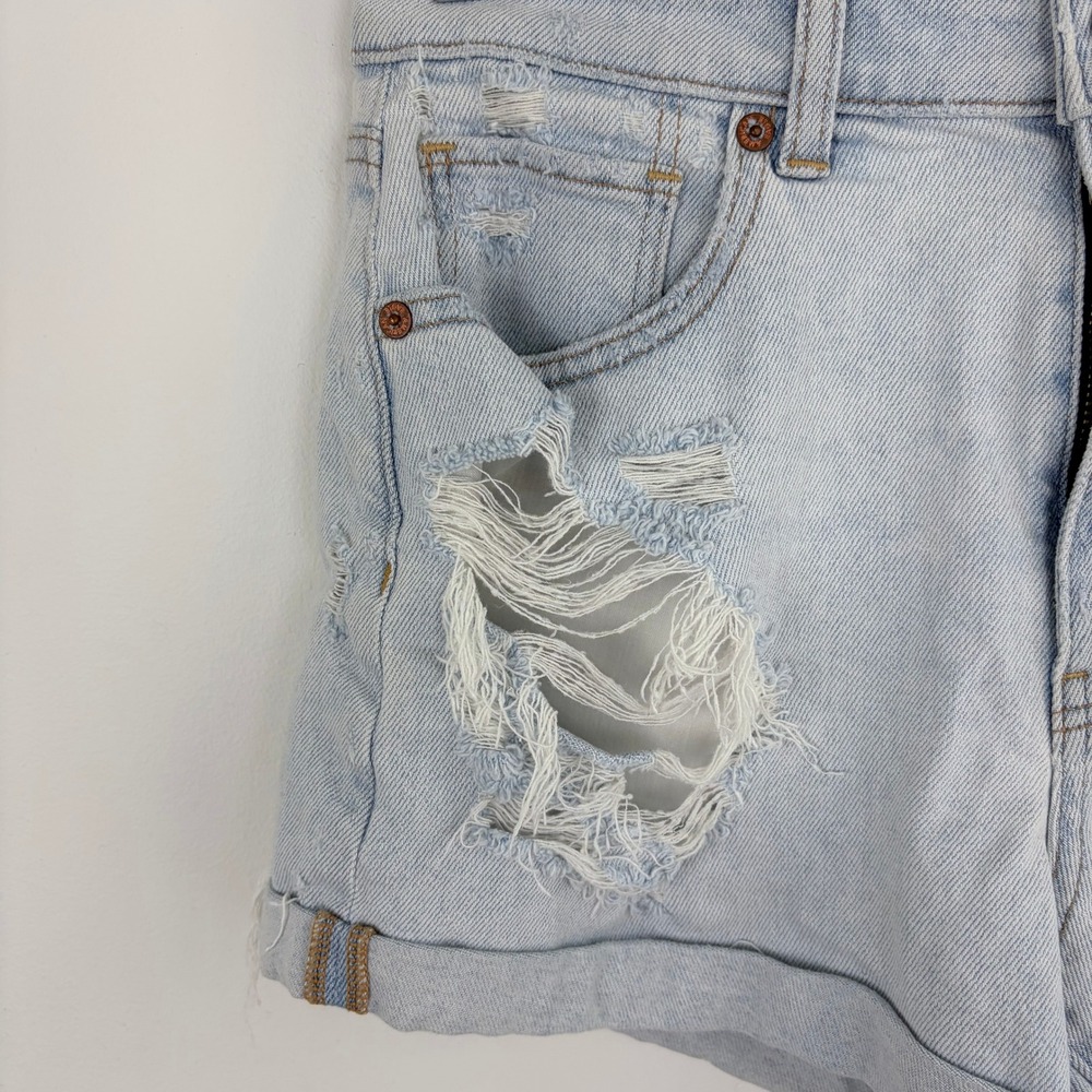 American Eagle Stretch Mom Short Light Wash Cuffed Distressed Festival Size 6 - Picture 4 of 11